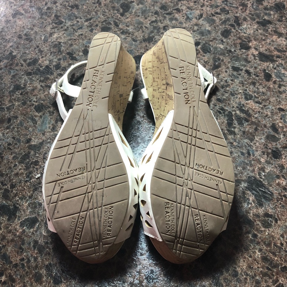 Kenneth Cole Reaction White/Cork Wedge Sandal 6.5 - Picture 4 of 4